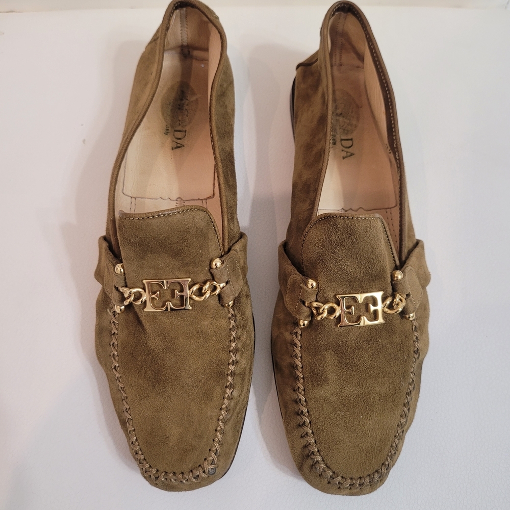 Escada loafers in olive green suede with gold logo Vintage Size 37
